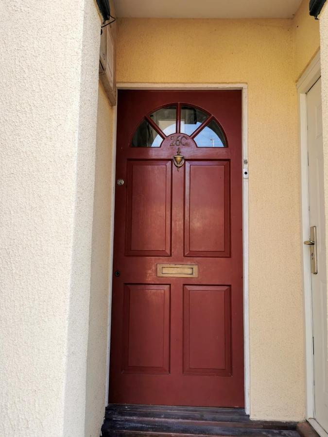 Appartamento 2 Bed Apt W/ Private Parking Close To Town Centre Huntingdon Esterno foto